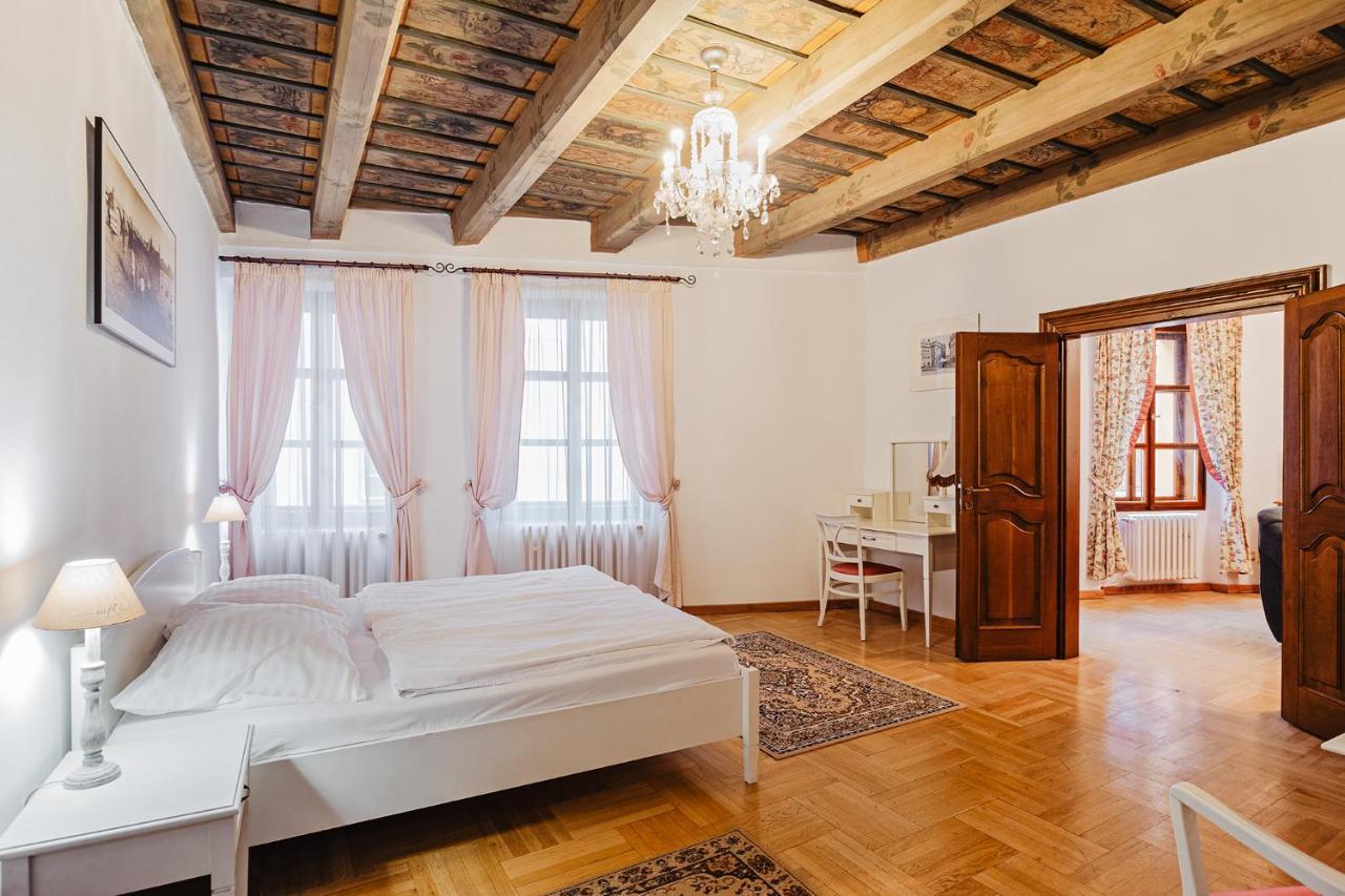 U Cerneho Medveda- At The Black Bear Apartment Prague Exterior photo