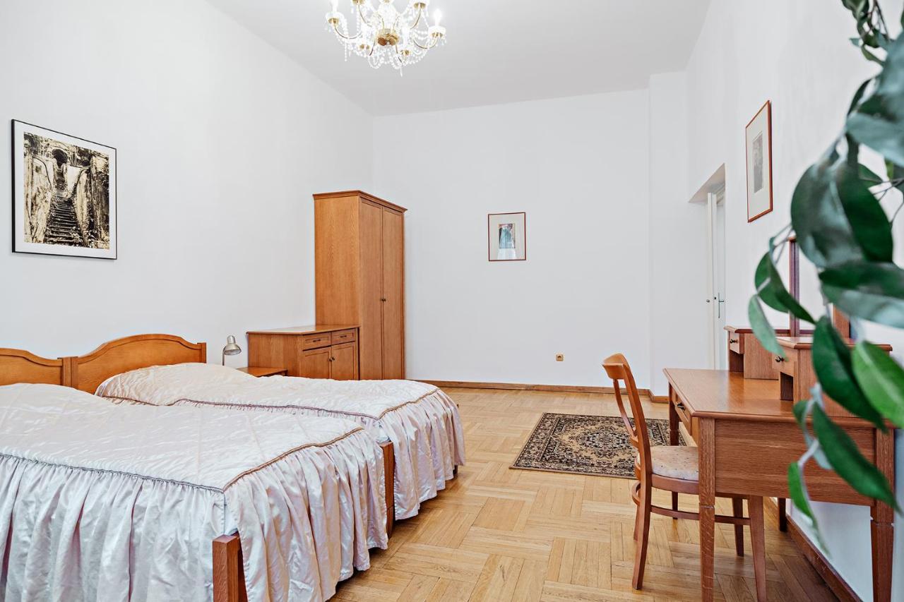 U Cerneho Medveda- At The Black Bear Apartment Prague Exterior photo